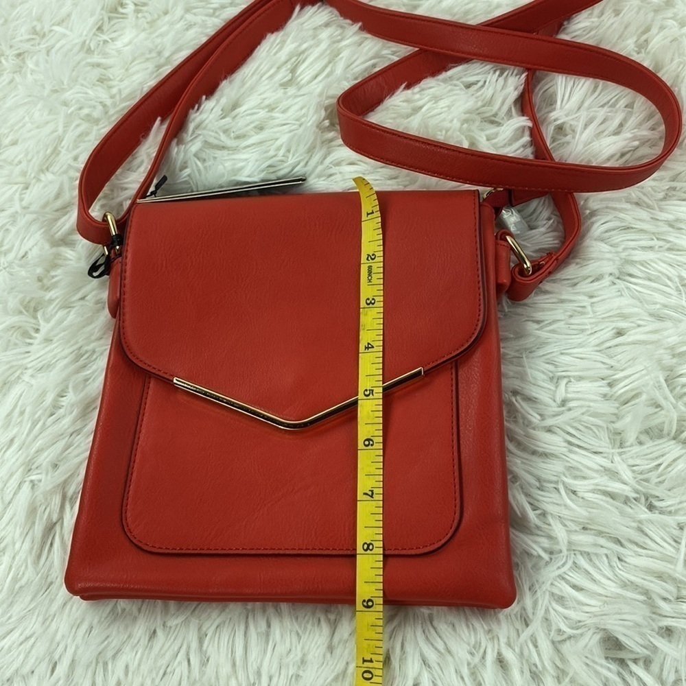 NWT La Terre Fashion Crossbody Bag - Picture 3 of 9